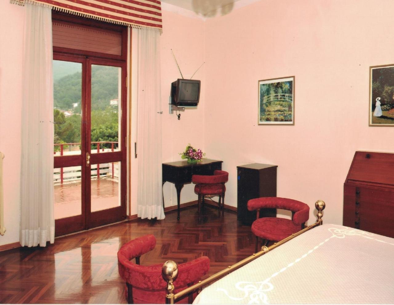 Albergo La Perla Civitella Roveto エクステリア 写真
